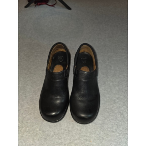 Ariat Women's Size 6B Black Leather Clogs Comfort Slip On Shoes Style 1003905 - Picture 1 of 6